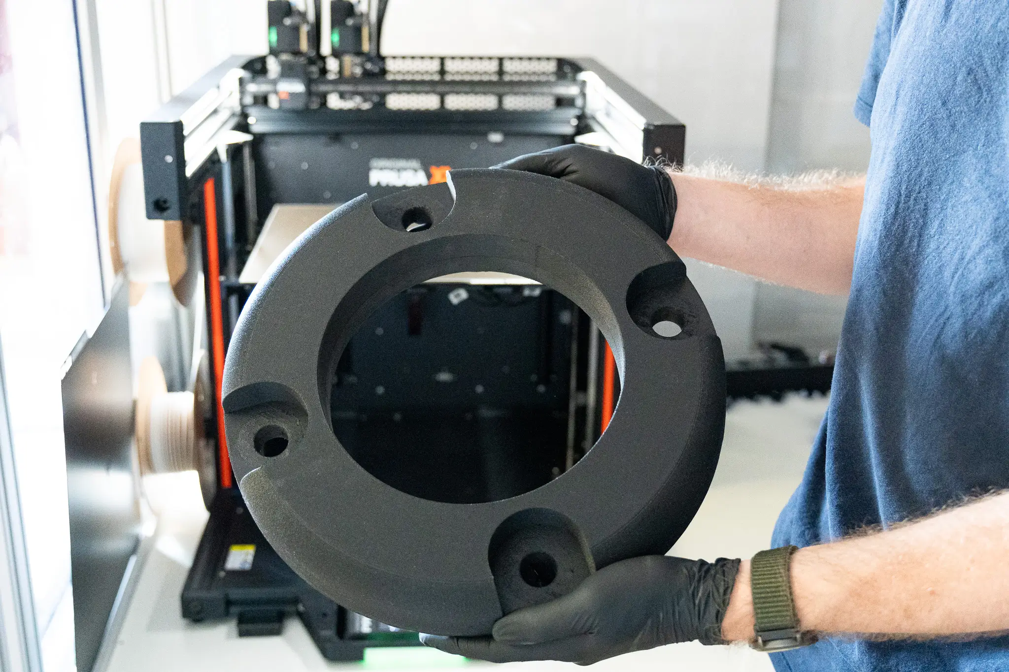 Une belle pièce industrielle en PAHT-CF